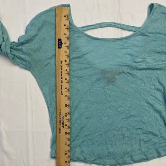 Light Blue Lightweight Long Sleeve Crop Top American Dream Size Small Cutout - Picture 5 of 7